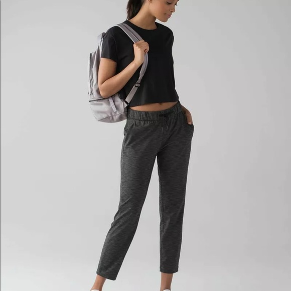lululemon athletica Pants - Lululemon On The Fly Pants Heathered Black Size 6